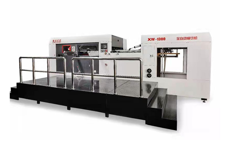 半自動(dòng)模切機